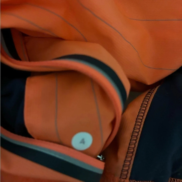 Lululemon Run: Get Up‎ And Glow Jacket *Reflective 4 light flare inkwell hooded - Picture 8 of 10